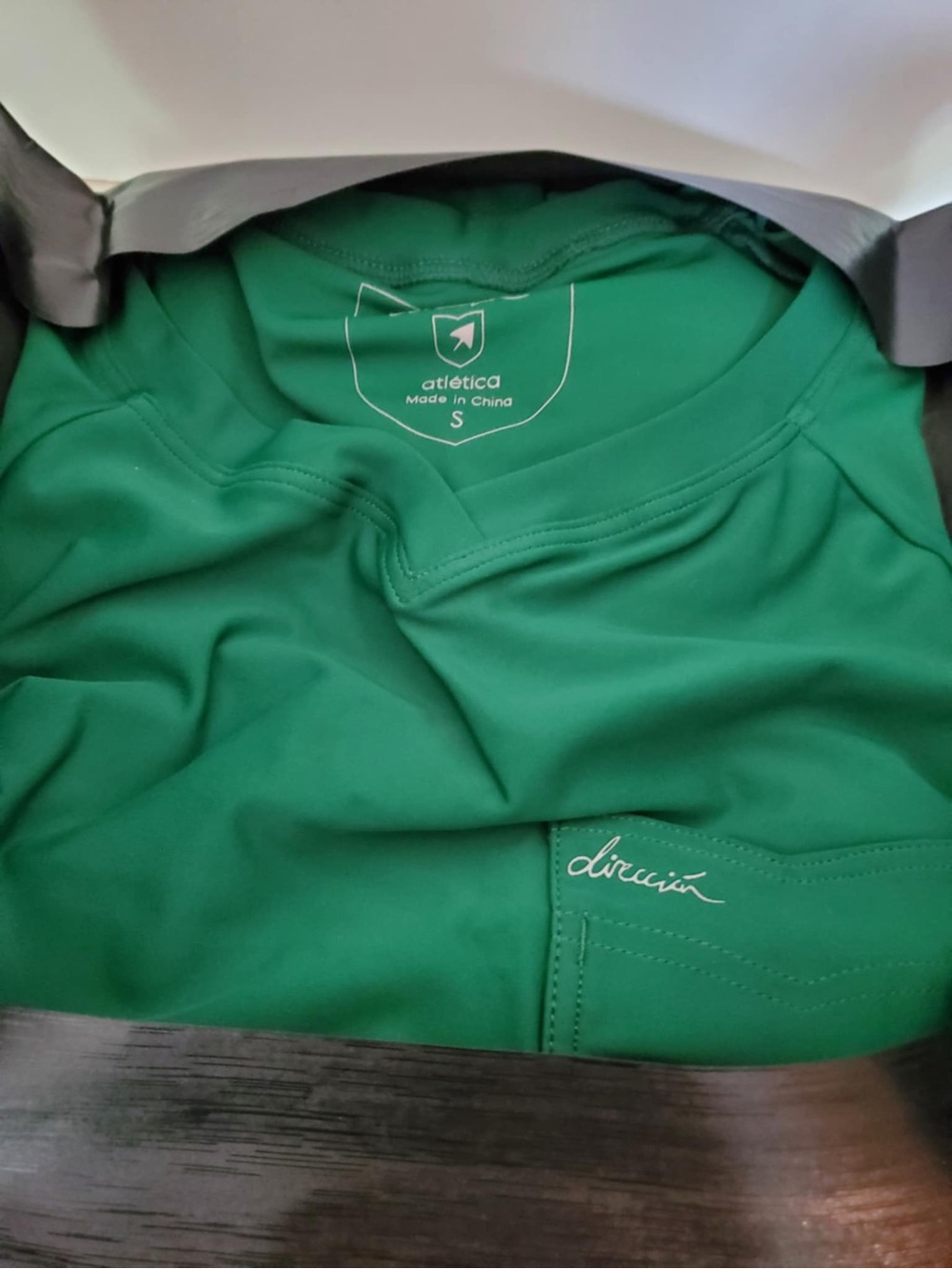 NWT Scrubs Contemporary Fit Green Women's Top size small - Picture 8 of 10
